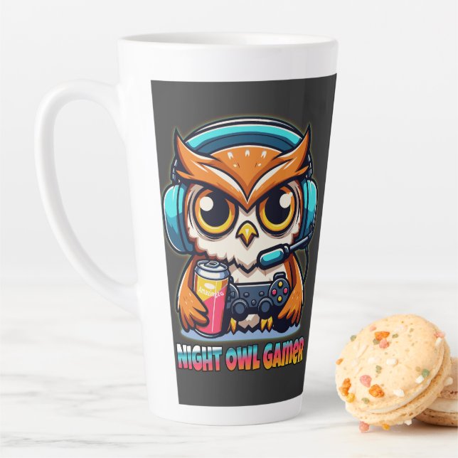 Tasse Latte Night Owl Gamer Mascot Fun Gaming Illustration (En situation)
