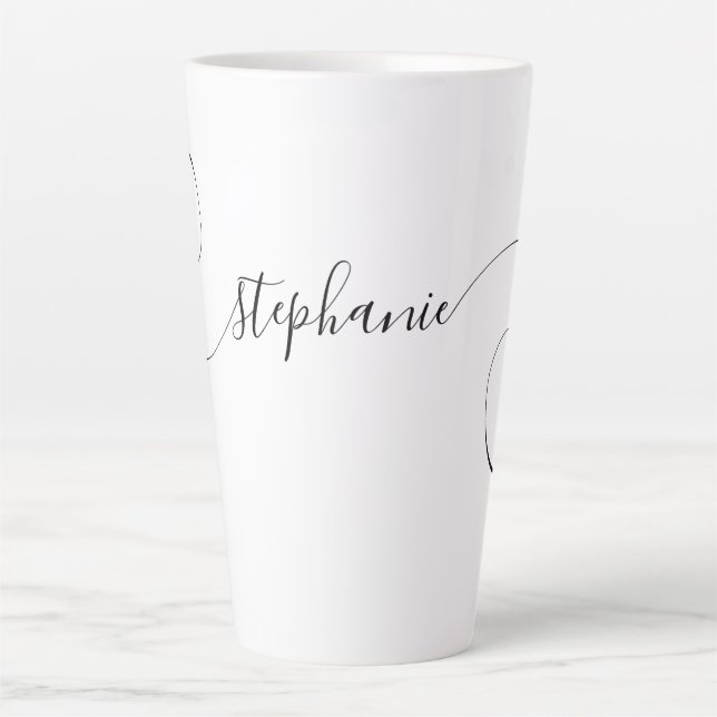Tasse Latte Noir Elegant Script Nom Courbe (Devant)