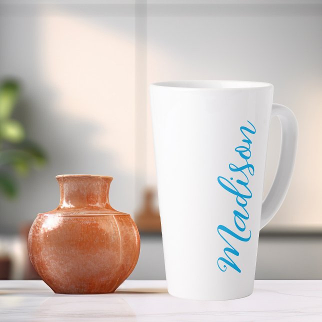 Tasse Latte Nom bleu clair dans le script manuscrit personnali (Créateur téléchargé)