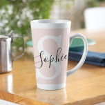 Tasse Latte Nom personnalisé moderne Monogram Pastel Rose<br><div class="desc">Nom personnalisé moderne Monogram Pastel Rose</div>