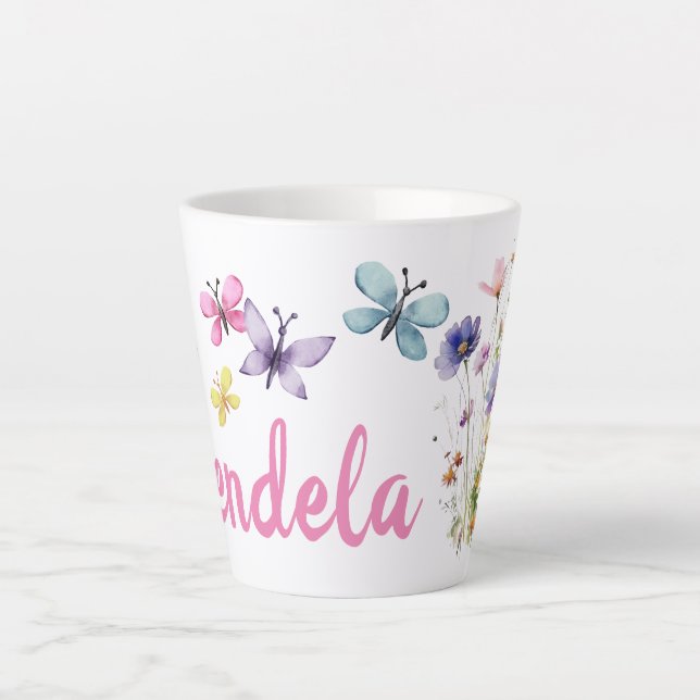 Tasse Latte Nom personnel avec fleurs sauvages et papillons (Devant)
