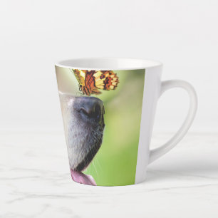 Tasse Latte Oreiller À Lancer Du Labrador Et Du Papillon