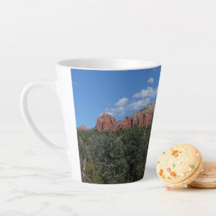 Tasse Latte Panorama des rochers rouges à Sedona Arizona