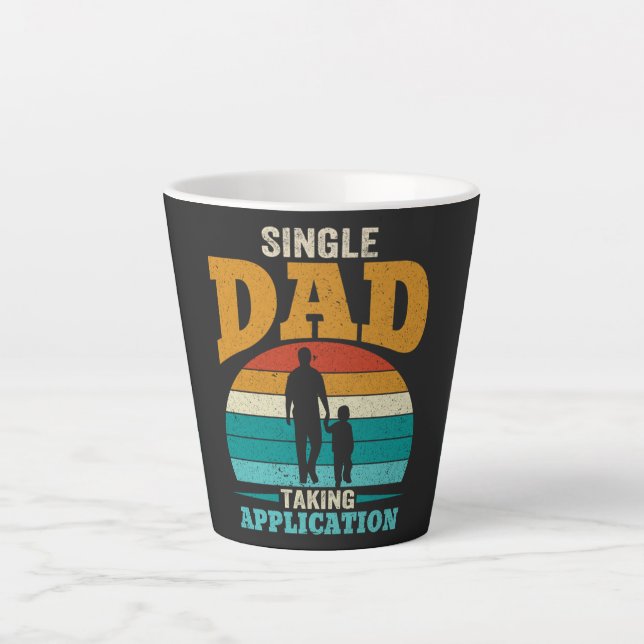 Tasse Latte Papa Célibataire Recherche Candidature (Devant)
