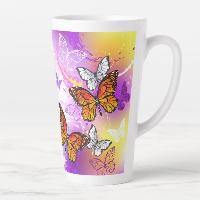 Tasse Latte Papillons Monarque sur Arrière - plan pourpre (Droite)