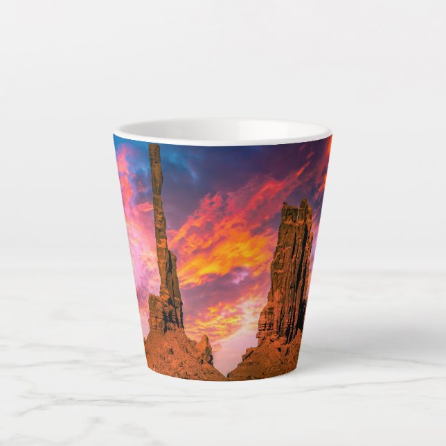 Tasse Latte Photo de la vallée du Monument (Devant)