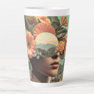 Tasse Latte Portrait Féminin Surréaliste avec Éléments Floraux