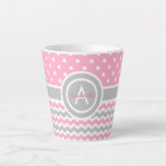 Tasse Latte Pot rose Gris Poka Chevron<br><div class="desc">Pneuka rose gris chevron latte tasse</div>