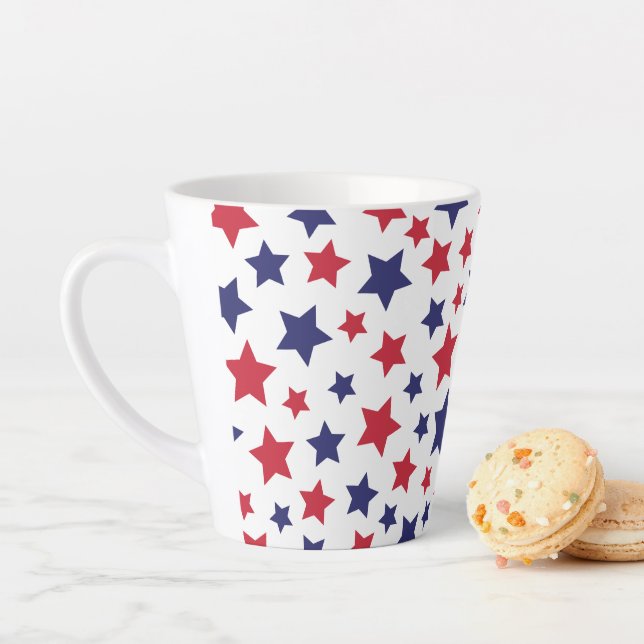 Tasse Latte Red and Blue Stars, 4th of July, White Background (En situation)