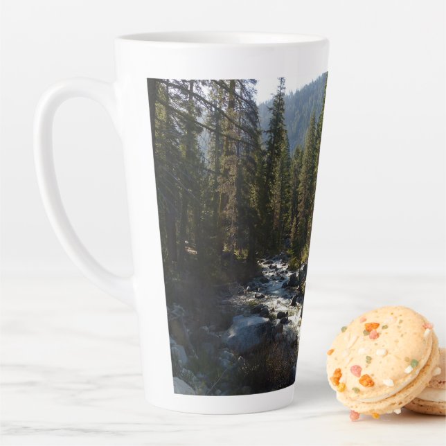 Tasse Latte Rivière Kaweah dans le parc national de Sequoia (En situation)