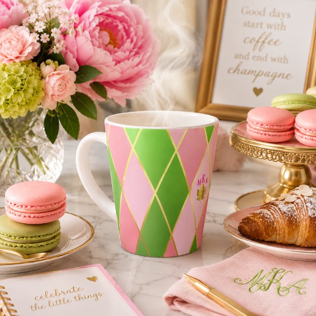 Tasse Latte Rose et vert élégants Monogrammé Argyle  (Stylish Pink and Green Argyle Monogrammed Latte Mug )