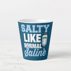 Tasse Latte Salé comme une solution saline normale Drôle d'inf