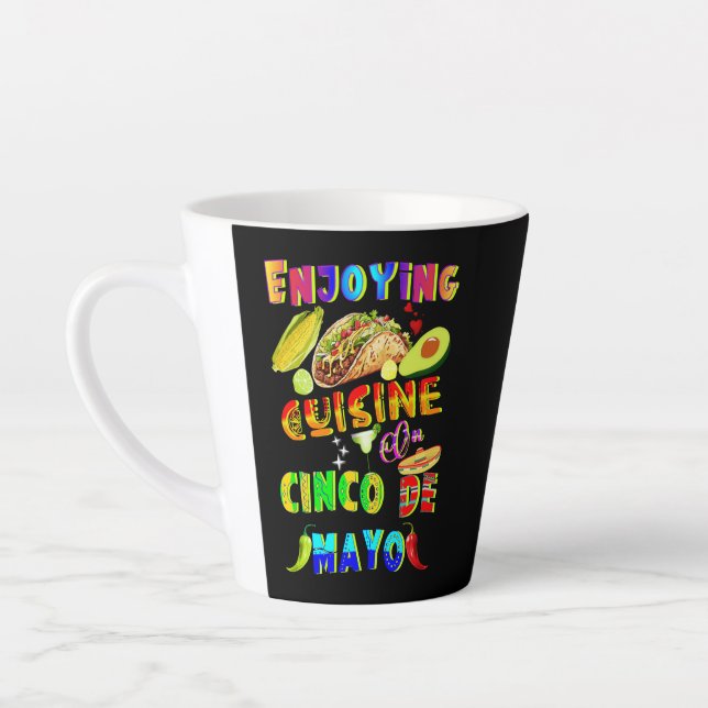 Tasse Latte Savourez Une Cuisine Sur Le Cinco De Mayo (Gauche)