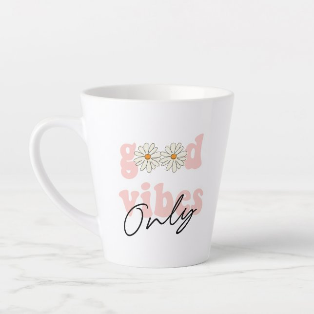 Tasse Latte Slogan hippie des années 70 de Good Vibes (Gauche)