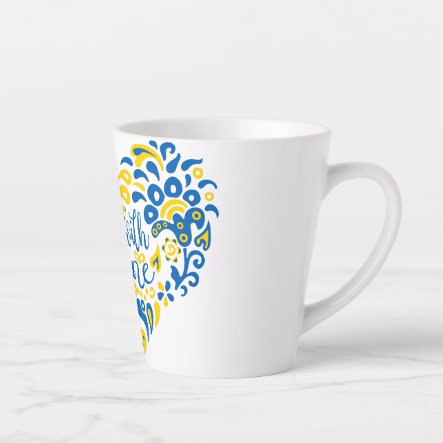 Tasse Latte Soyez avec l'Ukraine lettrage et coeur (Droite)