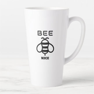 Tasse Latte Soyez gentil avec un design minimal