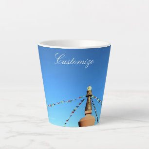 Tasse Latte stupa bouddhique avec drapeaux de prière Thunder_