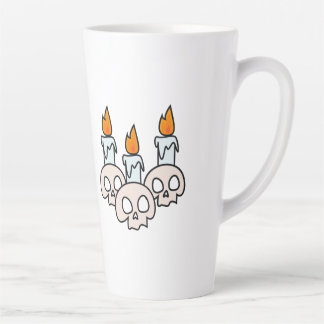 Tasse Latte Trois crânes avec des bougies allumées