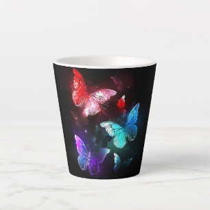 Tasse Latte Trois papillons lumineux sur fond de nuit