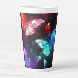 Tasse Latte Trois papillons lumineux sur fond nocturne