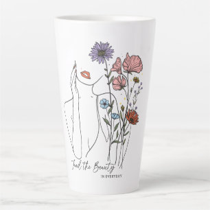 Tasse Latte Trouvez La Beauté Dans La Citation Inspirationnell