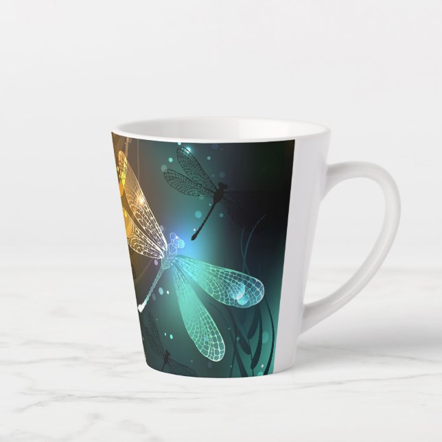 Tasse Latte Vol de libellule verte lumineuse (Droite)