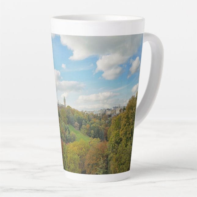 Tasse Latte voyage au Luxembourg (Angle droit)
