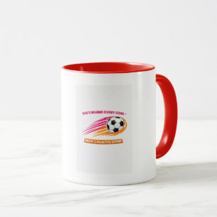 Tasse Maman du Foot – Elle est derrière chaque but
