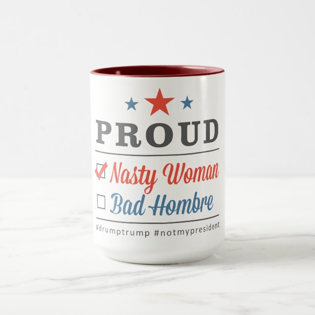 Tasse méchante fière de femme (Centre)