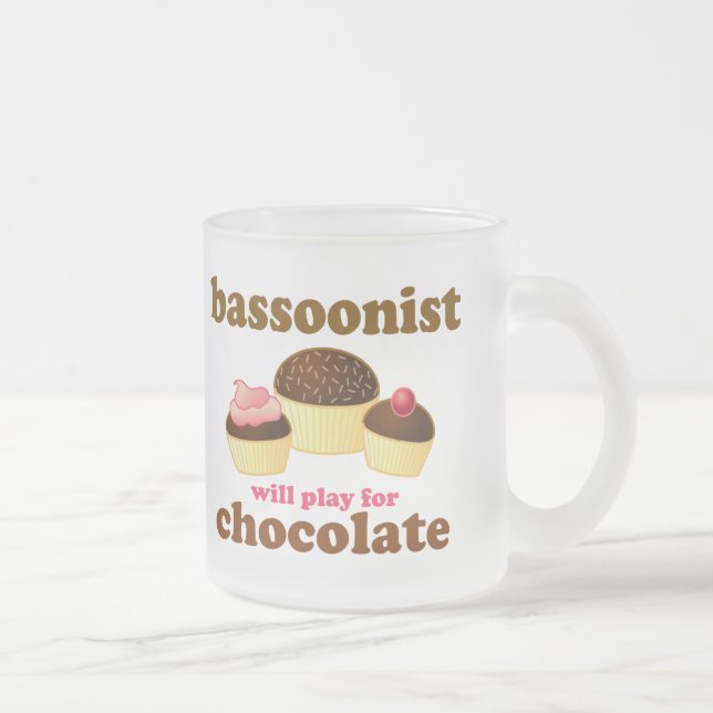Tasse mignonne de basson (Droit)