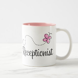 Tasse mignonne de réceptionniste