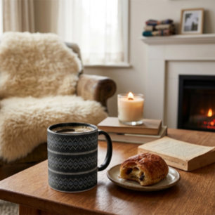 Tasse noire et grise à motif tricoté Cozy