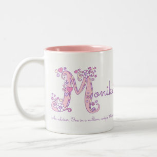 Tasse nommée de monogramme de la fleur M de coeur