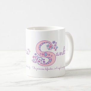 Tasse nommée de monogramme de la fleur S de coeur