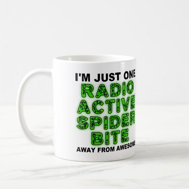 Tasse ou mug de voyage drôle avec morsure d'araign (Gauche)
