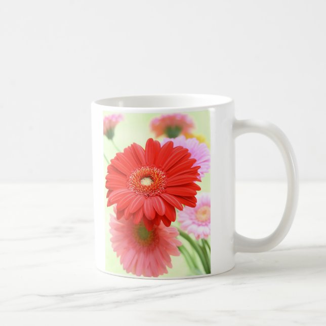 Tasse personnalisable de marguerites de Gerber (Droite)