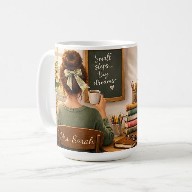 Tasse personnalisée avec le nom de l'enseignant, E (Devant gauche)