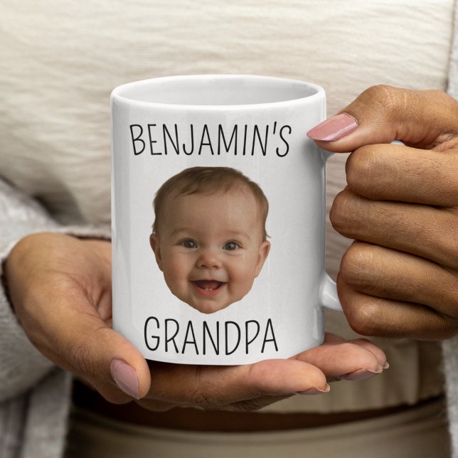 Tasse personnalisée avec visage de bébé grand-mère (Créateur téléchargé)