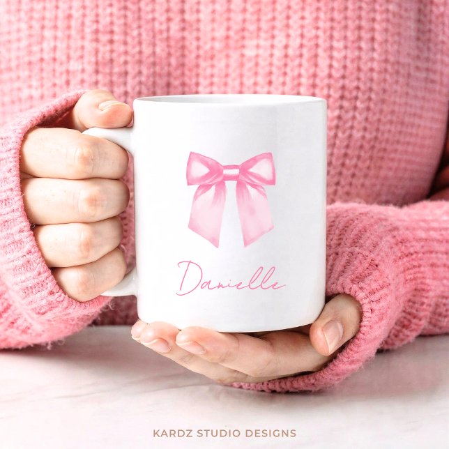 Tasse personnalisée élégante moderne avec ruban ro (An 11-oz mug is shown, add name and choose mug size and style.)