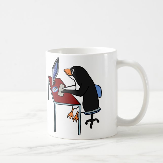TASSE : Pingouin drôle mignon travaillant sur (Droite)