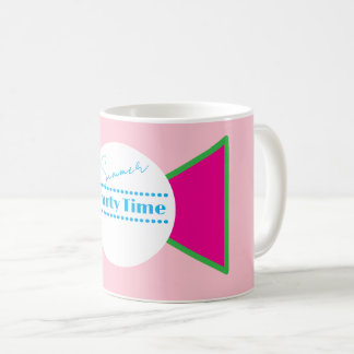 Tasse pour l'heure de la fête estivale