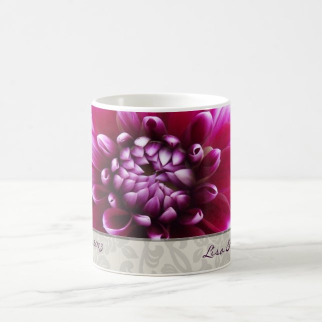 Tasse pourpre de dahlia de Fuschia (Centre)