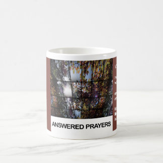 Tasse répondue de prières