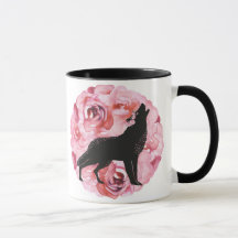 Tasse rose foncée de roses de loup noir