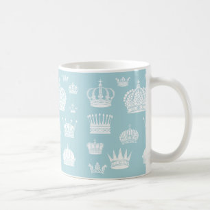 Tasse royale bleue de motif de couronne
