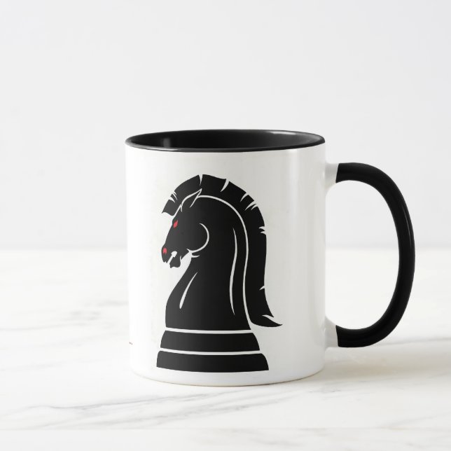 Tasse sauvage blanche et noire de pièce d'échecs (Droite)