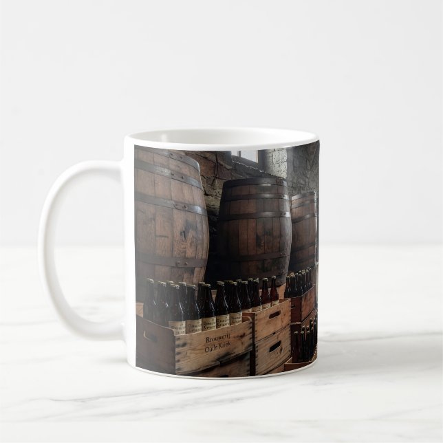Tasse Scène de Brasserie Cave à Fûts Ancien Monde (Gauche)