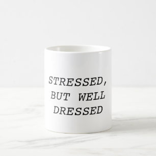 Tasse soumise à une contrainte, mais bien habill