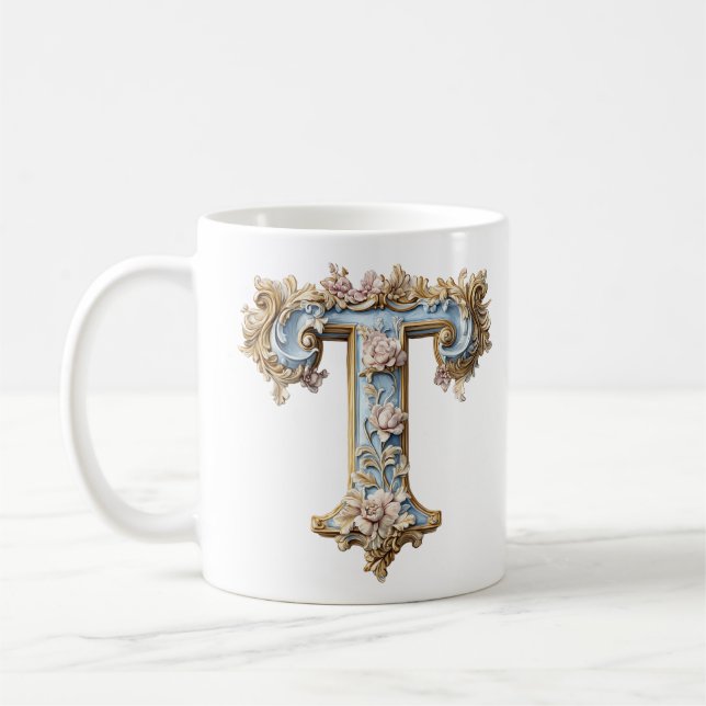 Tasse 'T' initiale baroque pour une princesse du c (Gauche)