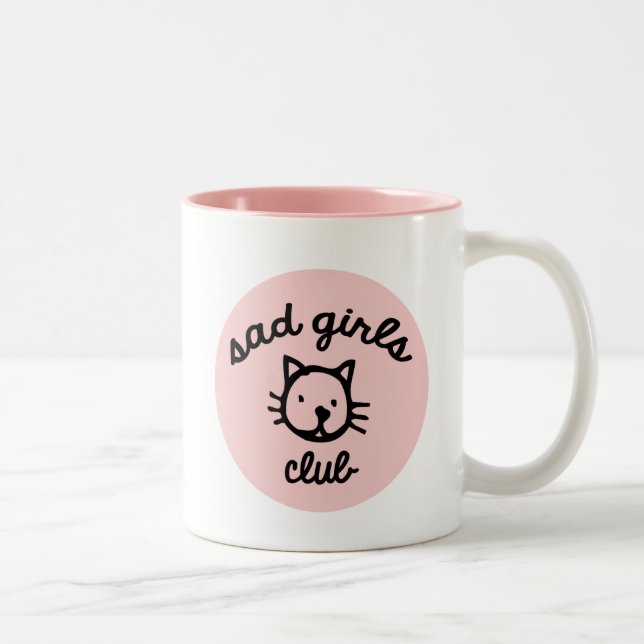 Tasse triste de club de filles (Droit)